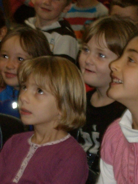 Kinder der Grundschule Kinder der Grundschule