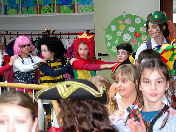 Buntes Faschingstreiben in der Grundschule