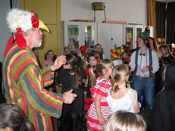 Buntes Faschingstreiben in der Grundschule